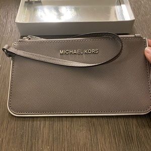 Michael Kors Jet Set Wristlet